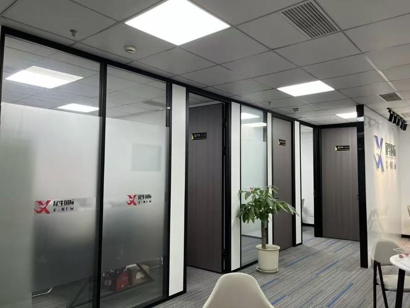 宁波校区走廊与玻璃教室